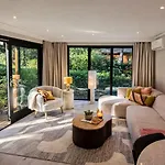 Stayatsas Pippa, Luxe Boshuis Met Grote Omheinde Tuin Aan Vijver Дом отдыха
