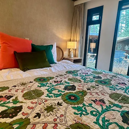 Ferienhaus Stayatsas Pippa Grote Omheinde Tuin, Gebruik Zwembad, Stijlvol Ingericht, Middenin Het Bos Met Veel Privacy, Restaurant Op Park