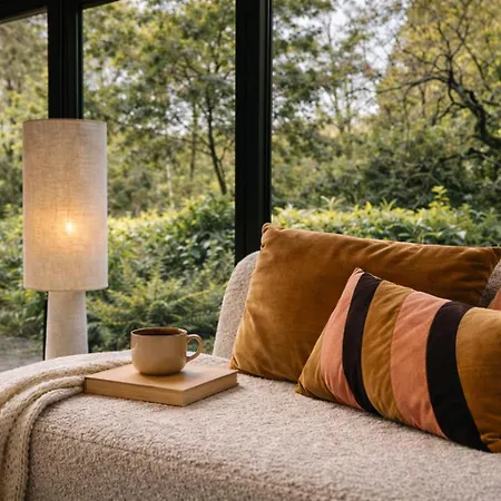 Vakantiehuis Stayatsas Pippa, Luxe Boshuis Met Grote Omheinde Tuin Aan Vijver