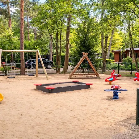 Stayatsas Pippa, Luxe Boshuis Met Grote Omheinde Tuin Aan Vijver Vakantiehuis