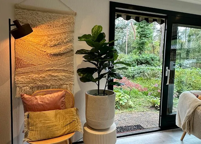 Сasa de vacaciones Stayatsas Pippa Grote Omheinde Tuin, Gebruik Zwembad, Stijlvol Ingericht, Middenin Het Bos Met Veel Privacy, Restaurant Op Park *