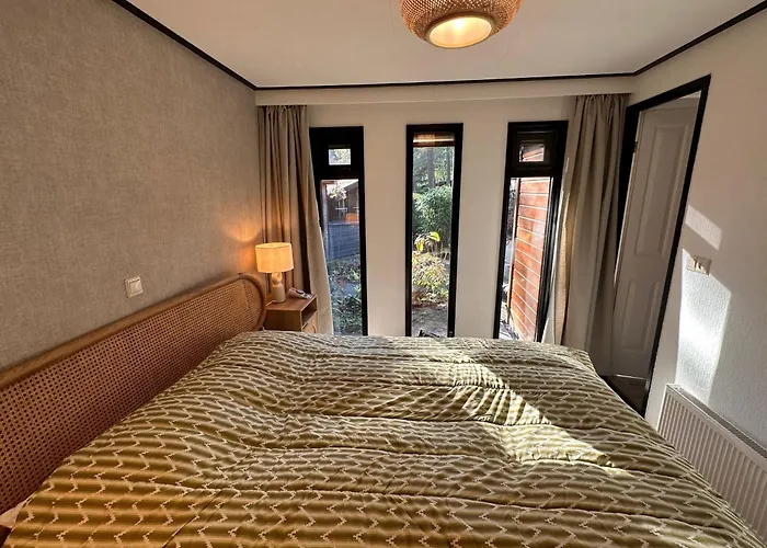 Stayatsas Pippa Grote Omheinde Tuin, Gebruik Zwembad, Stijlvol Ingericht, Middenin Het Bos Met Veel Privacy, Restaurant Op Park Сasa de vacaciones *