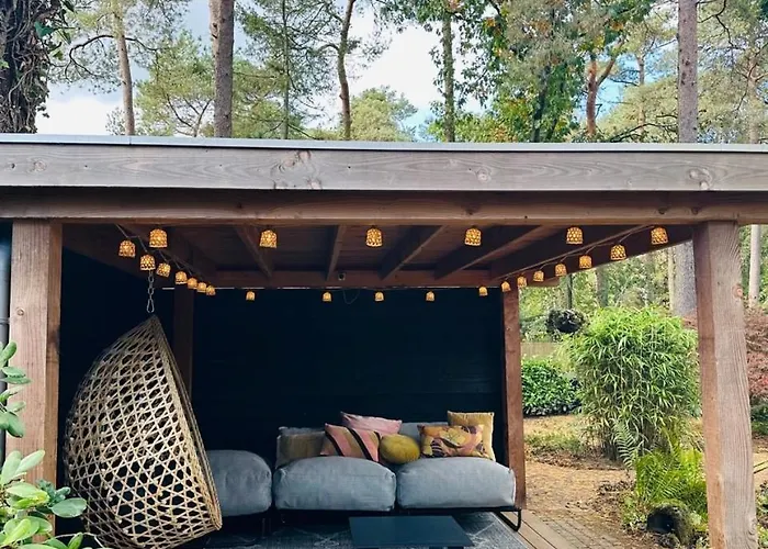 Дом отдыха Stayatsas Pippa Grote Omheinde Tuin, Gebruik Zwembad, Stijlvol Ingericht, Middenin Het Bos Met Veel Privacy, Restaurant Op Park