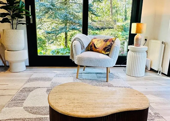 Дом отдыха Stayatsas Pippa Grote Omheinde Tuin, Gebruik Zwembad, Stijlvol Ingericht, Middenin Het Bos Met Veel Privacy, Restaurant Op Park *