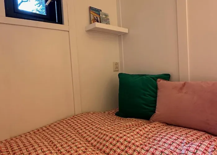 Stayatsas Pippa Grote Omheinde Tuin, Gebruik Zwembad, Stijlvol Ingericht, Middenin Het Bos Met Veel Privacy, Restaurant Op Park Дом отдыха *