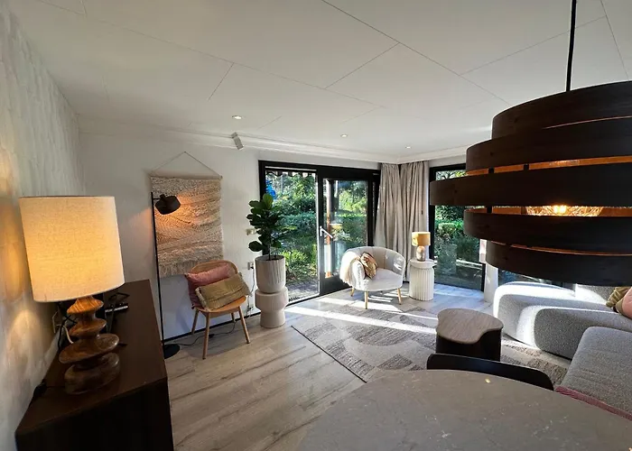 Дом отдыха Stayatsas Pippa Grote Omheinde Tuin, Gebruik Zwembad, Stijlvol Ingericht, Middenin Het Bos Met Veel Privacy, Restaurant Op Park *