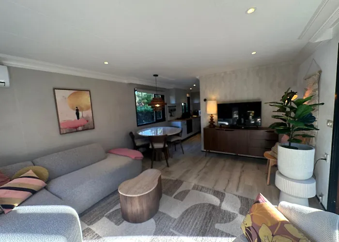 Stayatsas Pippa Grote Omheinde Tuin, Gebruik Zwembad, Stijlvol Ingericht, Middenin Het Bos Met Veel Privacy, Restaurant Op Park *