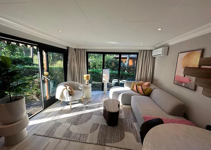 Stayatsas Pippa Grote Omheinde Tuin, Gebruik Zwembad, Stijlvol Ingericht, Middenin Het Bos Met Veel Privacy, Restaurant Op Park *