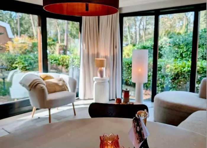 Дом отдыха Stayatsas Pippa Grote Omheinde Tuin, Gebruik Zwembad, Stijlvol Ingericht, Middenin Het Bos Met Veel Privacy, Restaurant Op Park Doornspijk